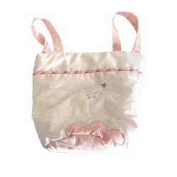 copy of Poupée Ken moderne avec sac à dos – Style casual