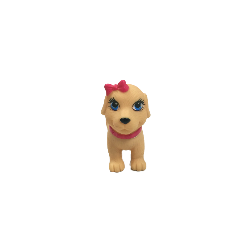 Petit chien jouet beige avec nœud rose – Figurine d’animal pour enfants