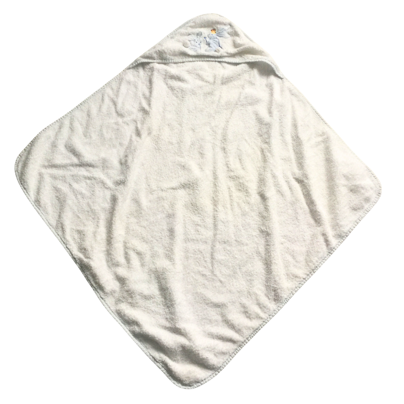 Cape de bain bébé – Lapins brodés bleu – Douce éponge blanche