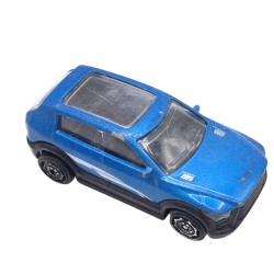 Voiture miniature SUV bleue modèle compact