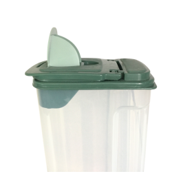 Boîte de conservation en plastique avec couvercle verseur