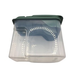 Boîte de conservation plastique avec couvercle doseur intégré