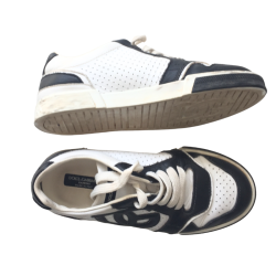 Baskets Dolce & Gabbana blanches et noires logo DG – Taille 34 – Occasion