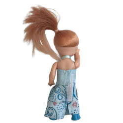 Mini poupée en robe bleue – Figurine enfant avec tenue élégante