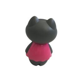 Figurine chat en robe rose à pois – Jouet décoratif enfant