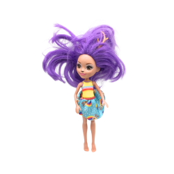 Poupée mannequin cheveux violets robe colorée