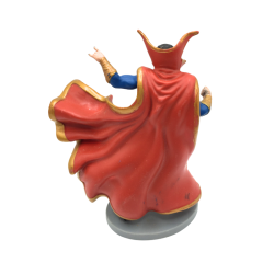 Figurine sorcier héros cape rouge style fantasy