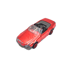 Voiture miniature cabriolet rouge métal