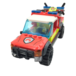 Camion de pompiers LEGO avec figurines