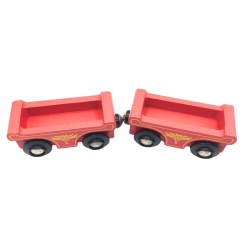 Lot de wagonnets rouges miniatures pour train