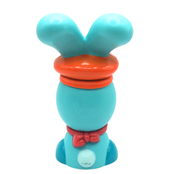 Figurine lapin bleu avec casquette