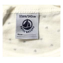 T-shirt Petit Bateau écru à petits cœurs – 10 ans