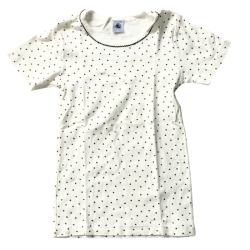 T-shirt Petit Bateau écru à petits cœurs – 10 ans