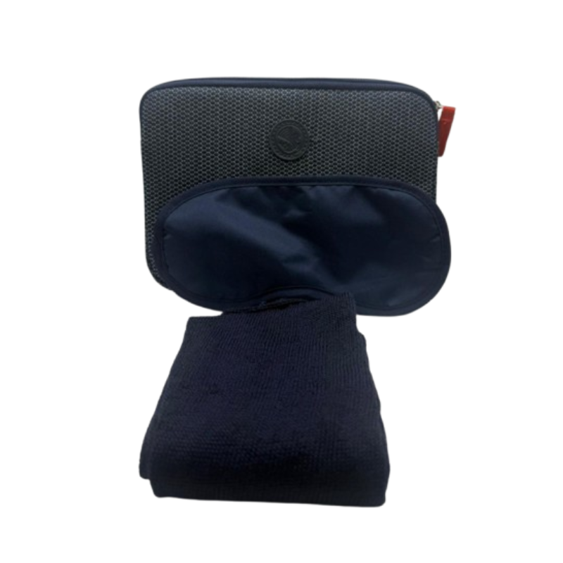 Trousse de voyage Air France bleu foncé avec chaussettes et masque de sommeil