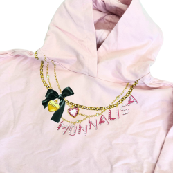 Sweat à capuche rose Monnalisa – Détail bijou fantaisie brodé